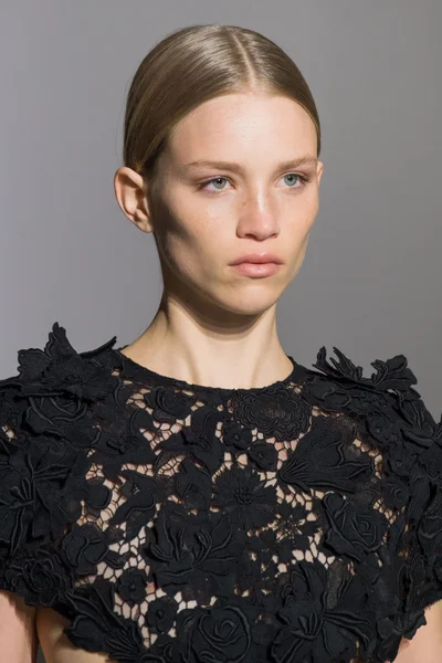Look 19